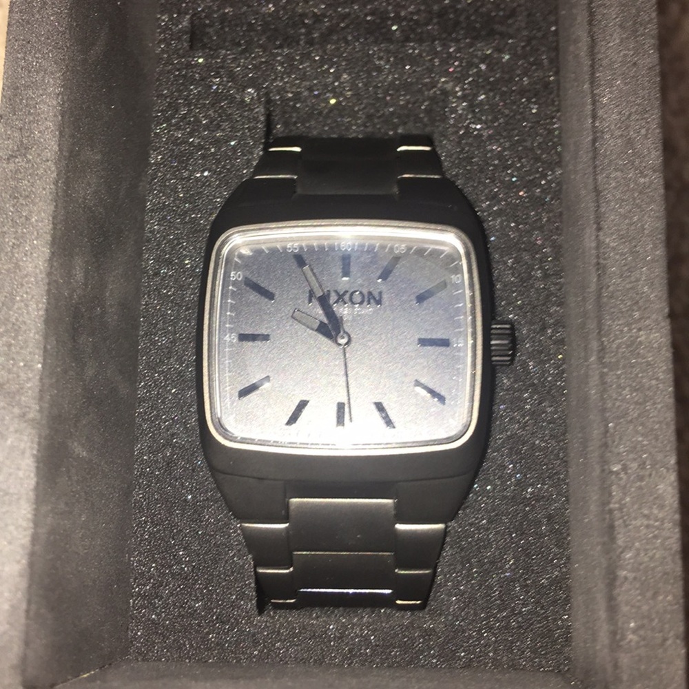 Gunmetal Grey Nixon Manual II watch